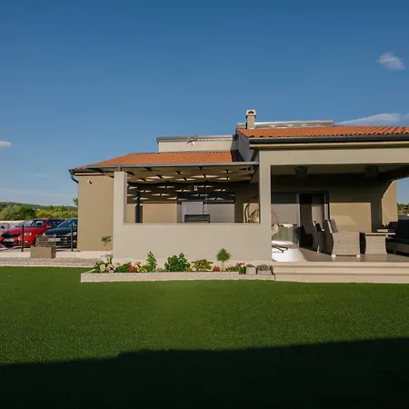 فيلة Bozica, An Oasis Of Peace